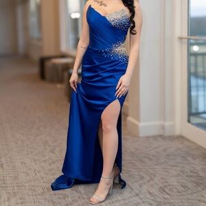 Elegant Blue Evening Gown